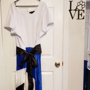 Size 34/36 Blue, black and white crinkle dress